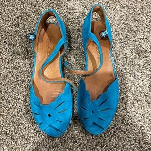 Gentle Souls wedge sandal size 6.5
